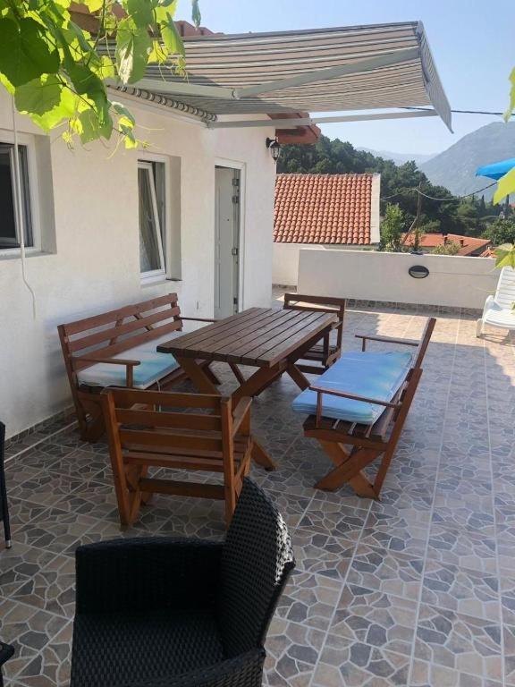 Alisa Sea View Apartment Prcanj Kotor Exterior photo